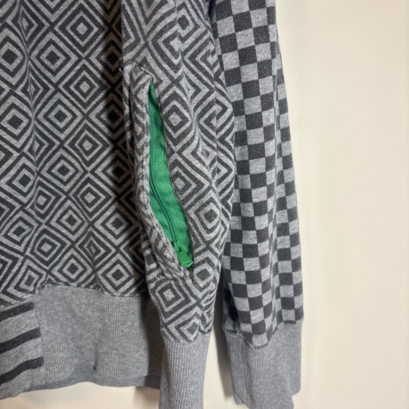 VTG Billabong Gray and Green Geometric Hoodie skater Y2K trippy - Picture 4 of 11